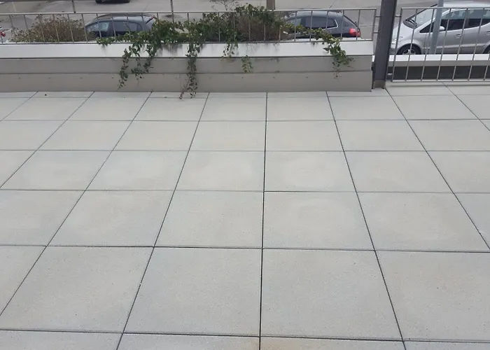 A Partager Avec Couchage Sur Un Grand Matelas Au Sol